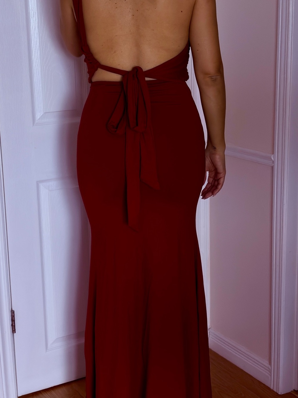 Elegant Backless Wine Red Evening Dress with Tie-Back